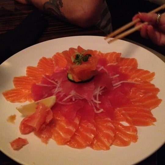 Foto diambil di Sushi Yama Asian Bistro oleh Bryar J. pada 3/15/2012
