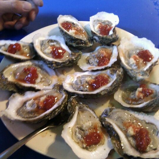 Photo taken at Pacific Star Restaurant &amp; Oyster Bar - Round Rock by Julie P. on 3/2/2012
