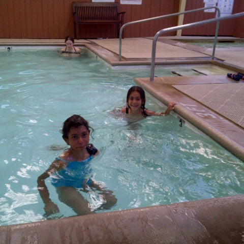 Das Foto wurde bei Golden Haven Hot Springs Spa and Resort von Roberto S. am 7/23/2012 aufgenommen