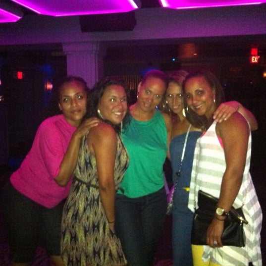 Foto tomada en Cure Lounge  por Lashawn C. el 7/9/2012