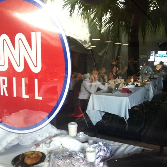 Foto scattata a CNN Grill @ RNC (Tampa Bay Times Forum) da Rachel S. il 8/28/2012