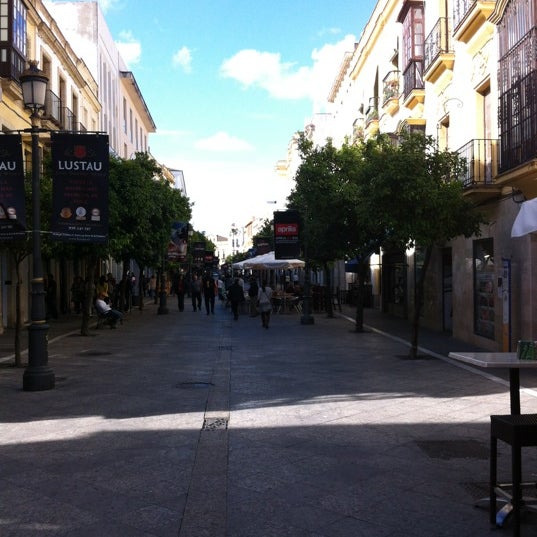 Photo taken at Calle Larga by José G. C. on 4/27/2012