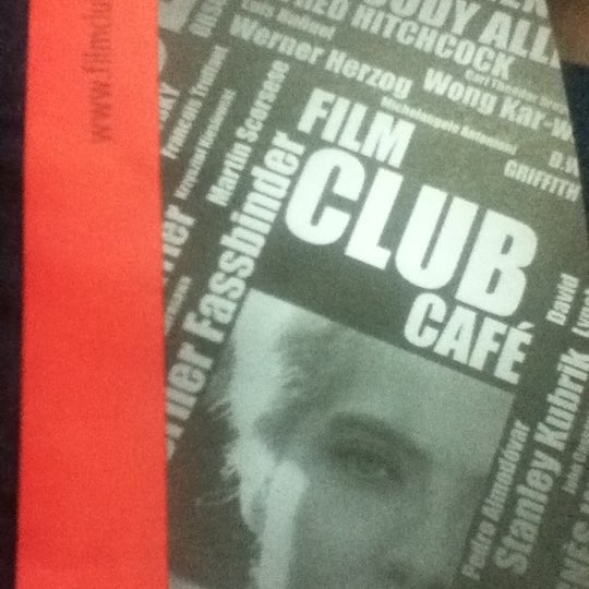 Photo prise au Film Club Café par Dulce D. le4/27/2012