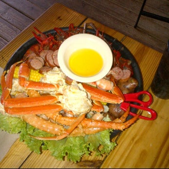 รูปภาพถ่ายที่ Bluewater Seafood - Champions โดย Joe A. เมื่อ 4/14/2012