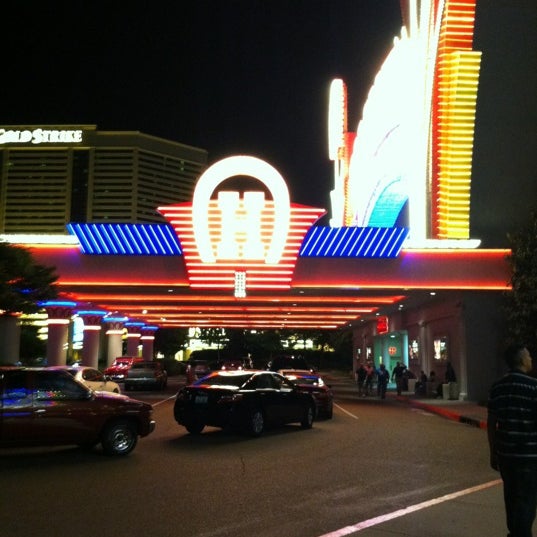 Photo taken at Horseshoe Casino and Hotel by Renee P. on 4/14/2012