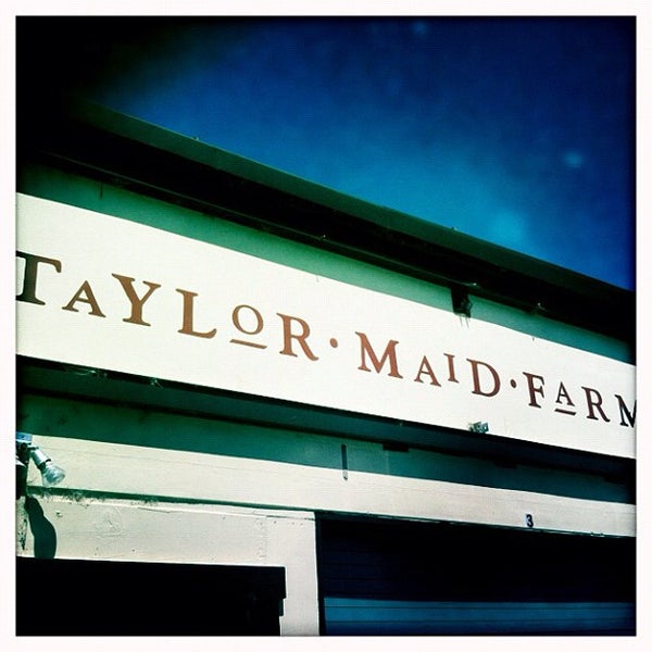 Das Foto wurde bei Taylor Maid Farms Organic Coffee von Jeff B. am 8/25/2012 aufgenommen