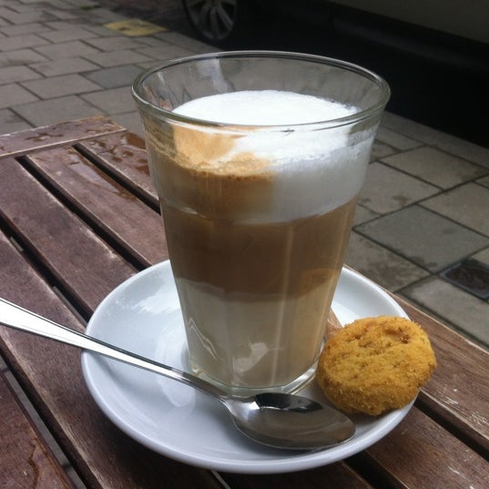 รูปภาพถ่ายที่ cafe madeleine โดย Petra เมื่อ 7/11/2012