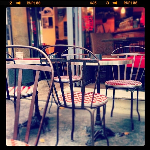 8/1/2012 tarihinde Kvn R.ziyaretçi tarafından Café Pierre'de çekilen fotoğraf