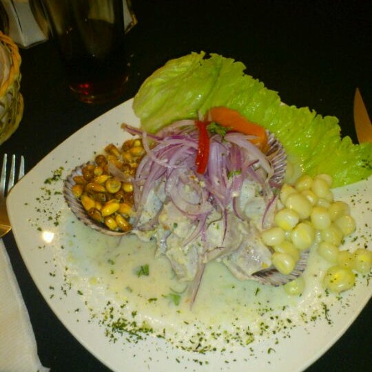 Photo taken at Inca Pacha Restaurante by Orlando R. on 5/6/2012