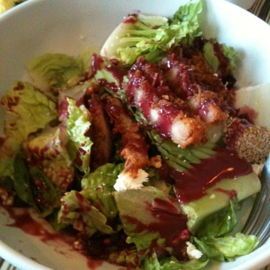 Foto diambil di Super Salads oleh Hugo M. pada 7/12/2012