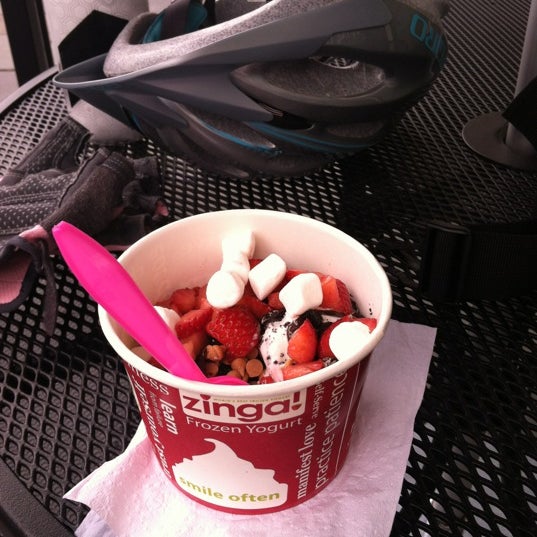 Photo taken at Zinga! Kenmore Sq. Boston by Shannon H. on 7/4/2012