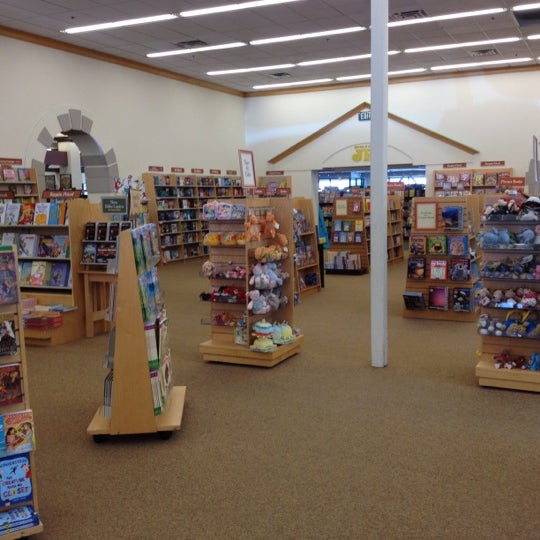 Photos At Barnes Noble 26 Tips From 3588 Visitors