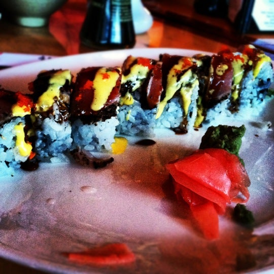 6/22/2012 tarihinde Ryan B.ziyaretçi tarafından Sawa Hibachi Steakhouse &amp; Sushi Bar'de çekilen fotoğraf