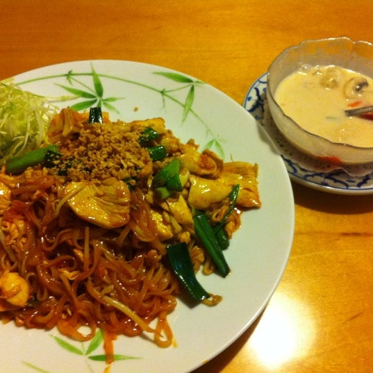 Foto tirada no(a) Siam Orchid Thai Sushi Restaurant por Caroline D. em 3/20/2012
