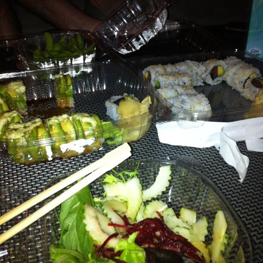 Foto tirada no(a) Kai Sushi por Kelly Ryan O. em 7/10/2012