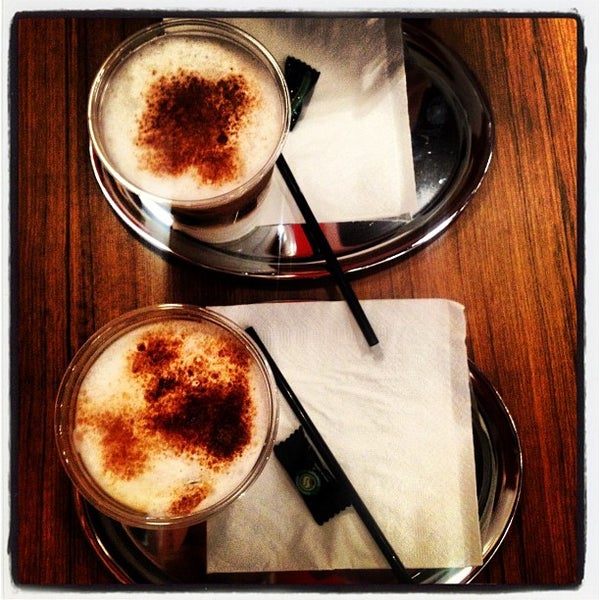 Photo taken at Coffeeshop Company by foursquarе Azerbaijan on 8/31/2012
