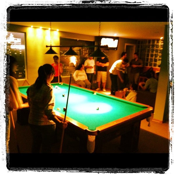 4/13/2012 tarihinde Michel C.ziyaretçi tarafından Bahrem Pompéia Snooker Bar'de çekilen fotoğraf