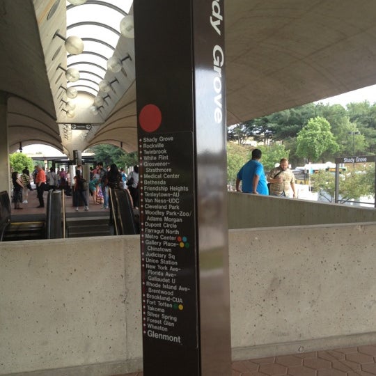Снимок сделан в Shady Grove Metro Station пользователем Donisha W. 6/27/201...