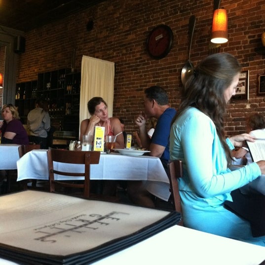 7/16/2012 tarihinde Noa K.ziyaretçi tarafından Lefty&#39;s Grill'de çekilen fotoğraf