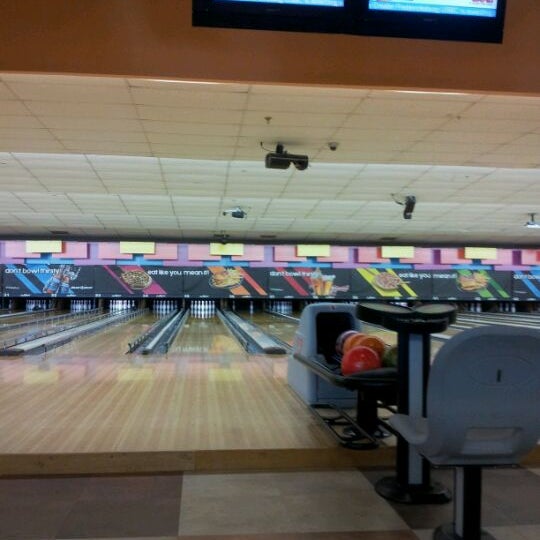 Photo taken at AMF Fredericksburg Lanes by Rony G. on 3/10/2012