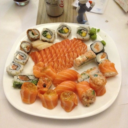 รูปภาพถ่ายที่ Taiko Sushi Bar โดย Bruno L. เมื่อ 2/11/2012