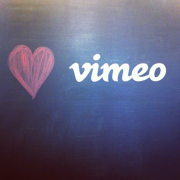 รูปภาพถ่ายที่ Vimeo HQ โดย Nalden เมื่อ 5/3/2012