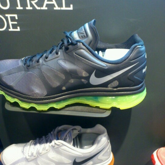 ▷ Nike Factory Store Zapopan, Sao Paulo 2373. Col Providencia 1A 2A y 3A  Seccion.