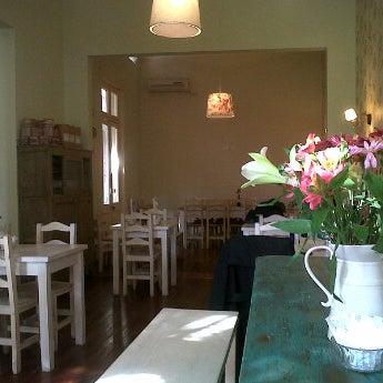 Foto tirada no(a) Pierina Tea House por Malen G. em 5/6/2012