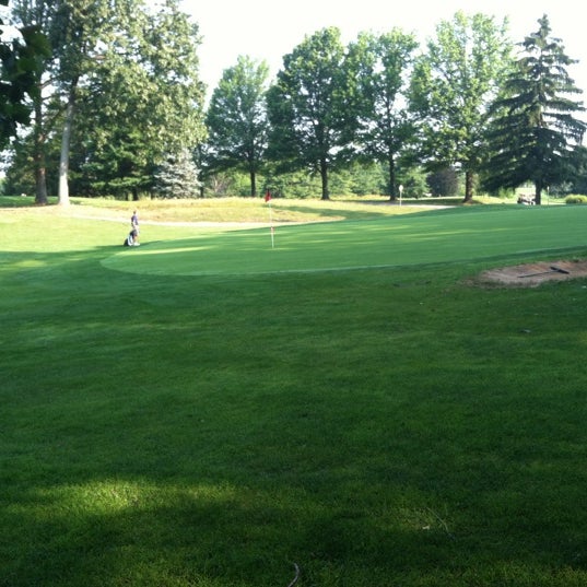 Foto diambil di Redgate Golf Course oleh Lynn N. pada 7/1/2012