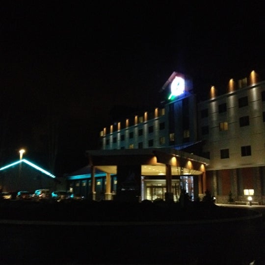 Снимок сделан в Swinomish Casino &amp; Lodge пользователем Puja P. 4/13/2012