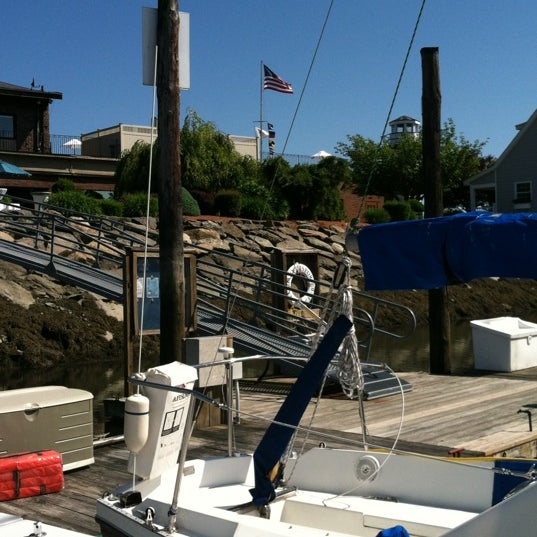 รูปภาพถ่ายที่ Danversport Grille &amp; Bistro โดย Elizabeth C. เมื่อ 6/17/2012