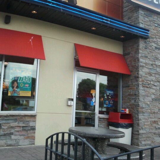 Dairy Queen 582 Main St