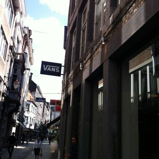 vans liege rue saint adalbert