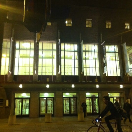 Foto diambil di Liverpool Philharmonic Hall oleh Lowdown M. pada 2/28/2012