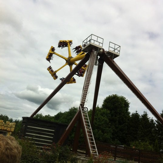 Photo taken at Lightwater Valley by Ignat A. on 7/14/2012