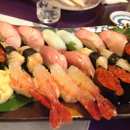 8/4/2012 tarihinde Pierson L.ziyaretçi tarafından Shiki Japanese Restaurant'de çekilen fotoğraf