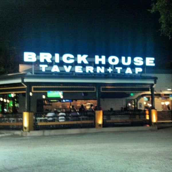 7/4/2012에 Jose V.님이 Brick House Tavern + Tap에서 찍은 사진