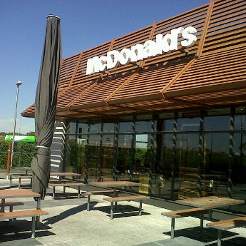 8/1/2012 tarihinde 🍬Candy N.ziyaretçi tarafından McDonald&#39;s'de çekilen fotoğraf