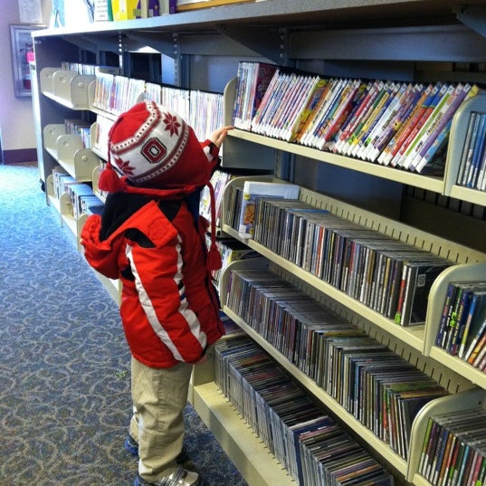 3/10/2012にJeremy B.がNorthwest Akron Branch Library (ASCPL)で撮った写真