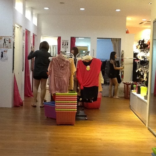 Photos At 2l Fashion Beauty S B Puchong Batu Dua Belas Selangor