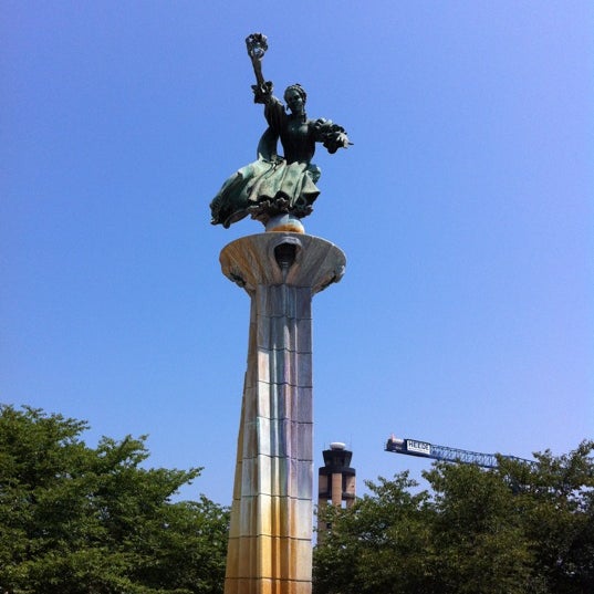 Photos at Queen Charlotte Statue Outdoor Sculpture