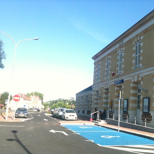 Gare SNCF du Buisson Gare à Le BuissondeCadouin