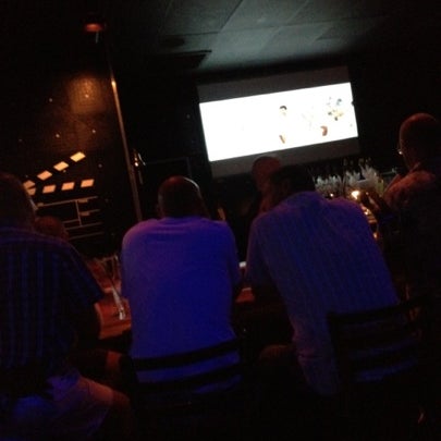 8/4/2012 tarihinde Mitch W.ziyaretçi tarafından SpurLine The Video Bar'de çekilen fotoğraf