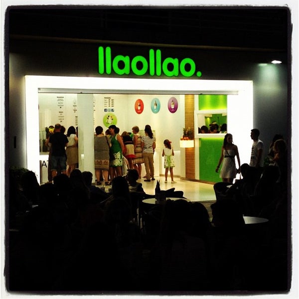 Photo taken at Llaollao by Foringella on 6/27/2012