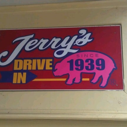 Photo taken at Jerry’s Drive In by Christopher W. on 7/9/2012