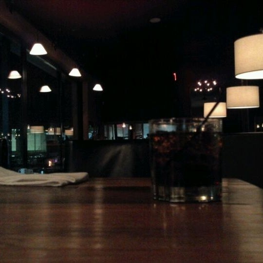 5/27/2012에 Serge님이 Commonwealth Restaurant &amp; Skybar에서 찍은 사진