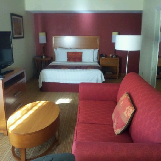 Photo taken at Residence Inn Sunnyvale Silicon Valley II by Ilhwan C. on 5/23/2012