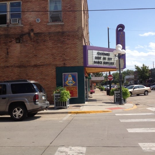 Theatrical Shop - Thrift / Vintage Store in West Des Moines