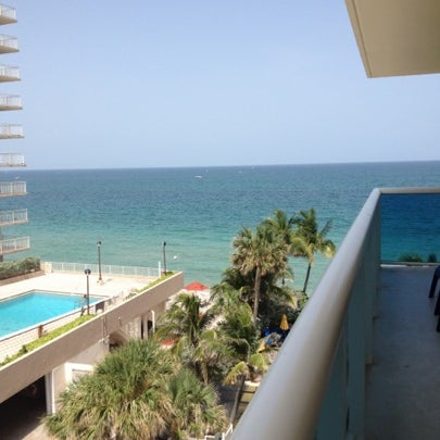 7/25/2012 tarihinde Ngozi O.ziyaretçi tarafından Ocean Sky Hotel &amp; Resort'de çekilen fotoğraf