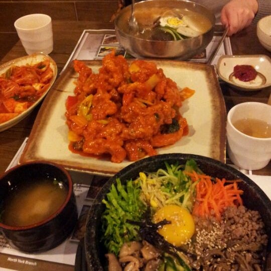 Снимок сделан в Song Cook&#39;s Authentic Korean Restaurant пользователем Terence C. 5/4/2012